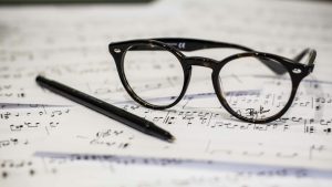 escribir musica en papel
